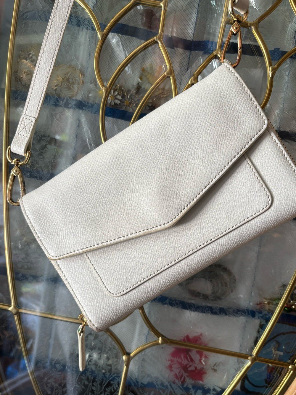 Classic White Crossbody Wallet Bag - Sleek Everyday Style by Vera Bradley